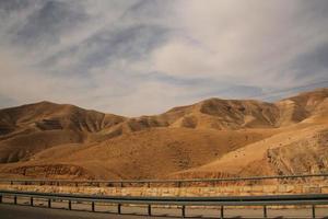 una vista del desierto de judea en israel foto