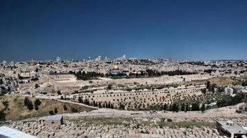 una vista de jerusalén desde el monte de los olivos foto