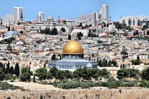 una vista de jerusalén desde el monte de los olivos foto