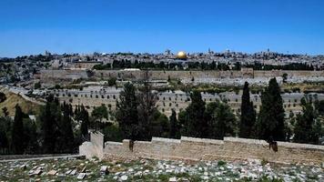 una vista de jerusalén desde el monte de los olivos foto