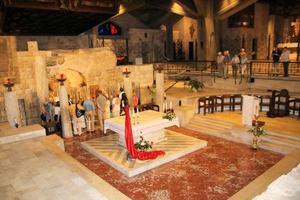 nazaret en israel en mayo de 2016. una vista del interior de la iglesia sobre la anunciación foto