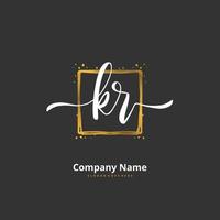 kr escritura a mano inicial y diseño de logotipo de firma con círculo. hermoso diseño de logotipo escrito a mano para moda, equipo, boda, logotipo de lujo. vector