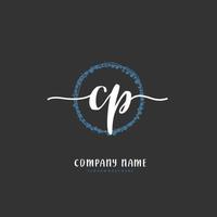 cp escritura a mano inicial y diseño de logotipo de firma con círculo. hermoso diseño de logotipo escrito a mano para moda, equipo, boda, logotipo de lujo. vector