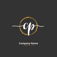 cp escritura a mano inicial y diseño de logotipo de firma con círculo. hermoso diseño de logotipo escrito a mano para moda, equipo, boda, logotipo de lujo. vector