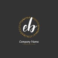 eb escritura inicial a mano y diseño de logotipo de firma con círculo. hermoso diseño de logotipo escrito a mano para moda, equipo, boda, logotipo de lujo. vector