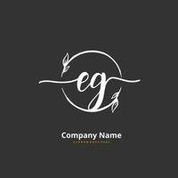 por ejemplo, escritura a mano inicial y diseño de logotipo de firma con círculo. hermoso diseño de logotipo escrito a mano para moda, equipo, boda, logotipo de lujo. vector