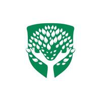 diseño creativo del logotipo del árbol de la mano verde. logotipo de productos naturales. vector