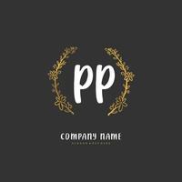 pp escritura a mano inicial y diseño de logotipo de firma con círculo. hermoso diseño de logotipo escrito a mano para moda, equipo, boda, logotipo de lujo. vector