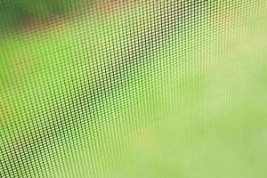 pantalla de alambre de mosquitera en la protección de la ventana de la casa contra insectos foto