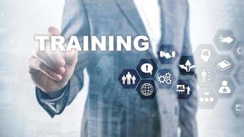 concepto de formación empresarial. formación webinar e-learning. concepto de tecnología y comunicación financiera. foto