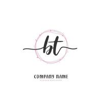 bt escritura inicial a mano y diseño de logotipo de firma con círculo. hermoso diseño de logotipo escrito a mano para moda, equipo, boda, logotipo de lujo. vector