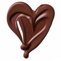 salpicaduras de chocolate en forma de corazón. foto