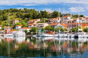 skradin es una pequeña ciudad histórica en croacia foto