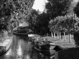 el pueblo holandés giethoorn foto