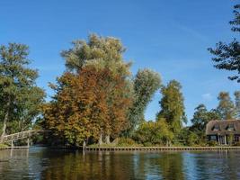 el pueblo de giethoorn foto