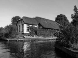 pueblo de giethoorn en holanda foto