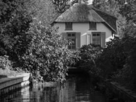 pueblo de giethoorn en holanda foto