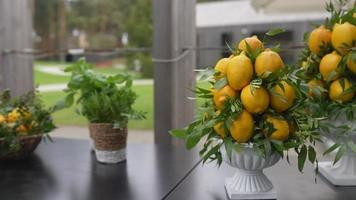 une décoration de mariage sur le thème du citron sicilien