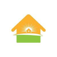 casa con diseño de logotipo de vector de sol. diseño del logotipo del paisaje natural.