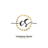 cs escritura a mano inicial y diseño de logotipo de firma con círculo. hermoso diseño de logotipo escrito a mano para moda, equipo, boda, logotipo de lujo. vector