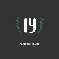 iy escritura a mano inicial y diseño de logotipo de firma con círculo. hermoso diseño de logotipo escrito a mano para moda, equipo, boda, logotipo de lujo. vector