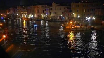 turismo na itália, gôndolas em veneza video