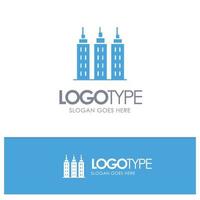 logotipo sólido azul de la torre de construcción de edificios con lugar para el eslogan vector