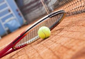 raqueta de tenis, cancha de arcilla, wta tour, rolland garros foto