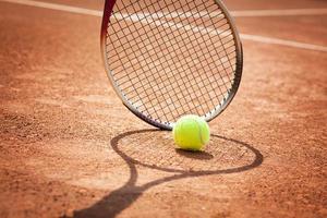 raqueta de tenis, cancha de arcilla, wta tour, rolland garros foto