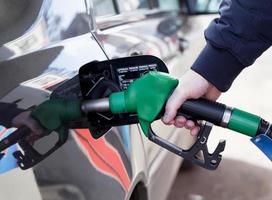 recarga de combustible, gasolinera, extracción de petróleo foto