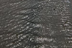 el color del agua en el mar mediterráneo en aguas poco profundas foto