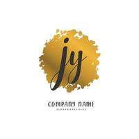 jy escritura a mano inicial y diseño de logotipo de firma con círculo. hermoso diseño de logotipo escrito a mano para moda, equipo, boda, logotipo de lujo. vector