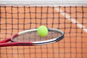 raqueta de tenis, cancha de arcilla, wta tour, rolland garros foto