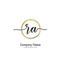 ra escritura inicial a mano y diseño de logotipo de firma con círculo. hermoso diseño de logotipo escrito a mano para moda, equipo, boda, logotipo de lujo. vector