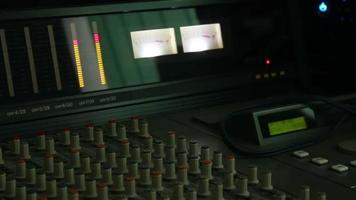 Der Audiomixer funktioniert bei der Tonaufnahme video