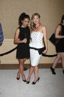 los angeles - 4 de agosto - constance wu, chelsey crisp en la fiesta de la gira de prensa de verano 2015 de abc tca en el beverly hilton hotel el 4 de agosto de 2015 en beverly hills, ca foto