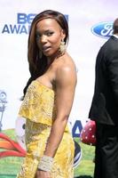 los angeles - 26 de junio - elise neal llegando a los 11 premios anuales de apuestas en el auditorio shrine el 26 de junio de 2004 en los angeles, ca foto