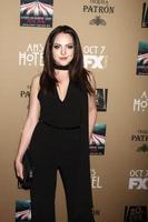 los angeles - 3 de octubre - liz gillies at the american horror story - proyección de estreno del hotel en los teatros regal 14 el 3 de octubre de 2015 en los angeles, ca foto