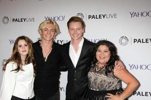 los angeles - 3 de mayo - laura marano, ross lynch, calum worthy, raini rodriguez en la proyección especial y panel de austin and ally en el paley center for media el 3 de mayo de 2015 en beverly hills, ca foto