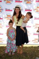 los angeles - 16 de agosto - ali landry en el pirata y la princesa de disney junior s - poder de hacer el bien en avalon el 16 de agosto de 2014 en los angeles, ca foto