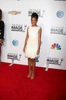 los angeles - 1 de febrero - amandla stenberg llega a los 44 premios de imagen naacp en el auditorio shrine el 1 de febrero de 2013 en los angeles, ca. foto