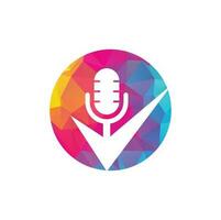 compruebe la plantilla de diseño del logotipo del vector de podcast. elemento de diseño de logotipo de icono de verificación de podcast