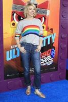 los angeles - 2 de febrero - mary elizabeth ellis en lego movie 2 - estreno de la segunda parte en el teatro del pueblo el 2 de febrero de 2019 en westwood, ca foto