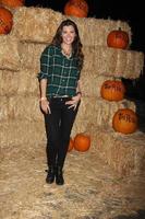 los angeles - 4 de octubre - ali landry at the rise of the jack o lanterns en descanso gardens el 4 de octubre de 2014 en la canada flintridge, ca foto