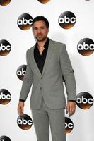 los angeles - 14 de enero - brett dalton en el abc tca winter 2015 en el hotel langham huntington el 14 de enero de 2015 en pasadena, ca foto