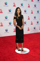 las vegas - 19 de noviembre - zoe saldana en los 16 premios grammy latinos en el mgm grand garden arena el 19 de noviembre de 2015 en las vegas, nv foto