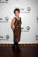 los angeles - 10 de enero - annie potts llega a la fiesta abc tca invierno 2012 en el hotel langham huntington el 10 de enero de 2012 en pasadena, ca foto