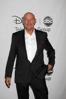 los angeles - 27 de julio - terry o quinn llega a la fiesta abc tca verano 2012 en beverly hilton hotel el 27 de julio de 2012 en beverly hills, ca foto