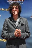 los angeles - 8 de febrero - howard stern en el photocall de america s got talent en el dolby theater el 8 de abril de 2015 en los angeles, ca foto