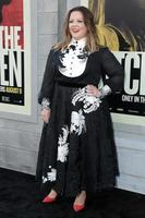 los angeles - 5 de agosto melissa mccarthy en el estreno de the kitchen en el teatro chino tcl imax el 5 de agosto de 2019 en los angeles, ca foto